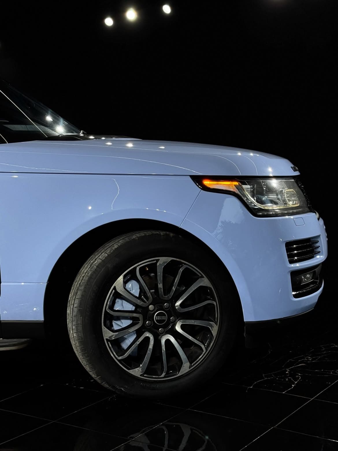 Range Rover Mist Blue wrap — forged carbon accents